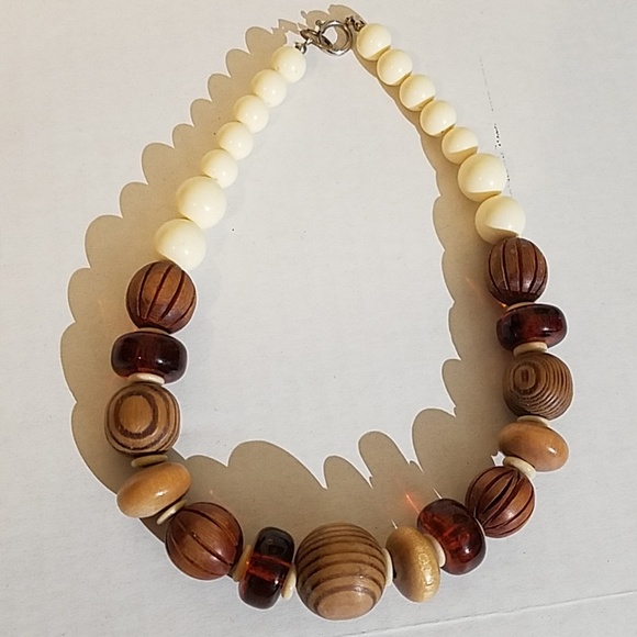 Jewelry - Wooden statement necklace J22